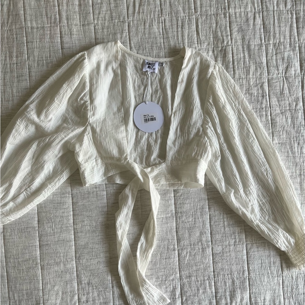 Princess Polly - White flowy sleeve shirt, tie in front